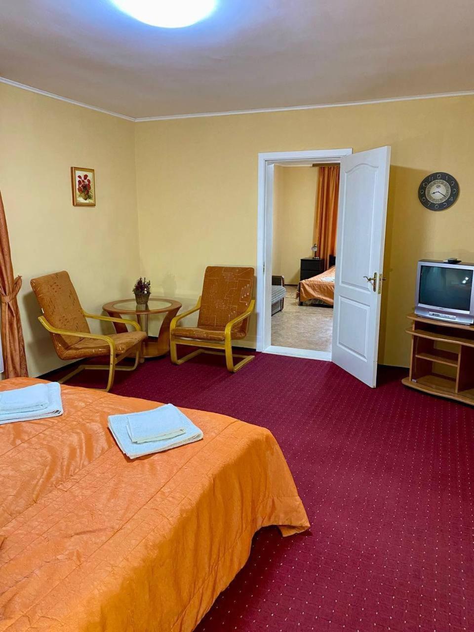 Fastov Dibrova Club旅馆 外观 照片